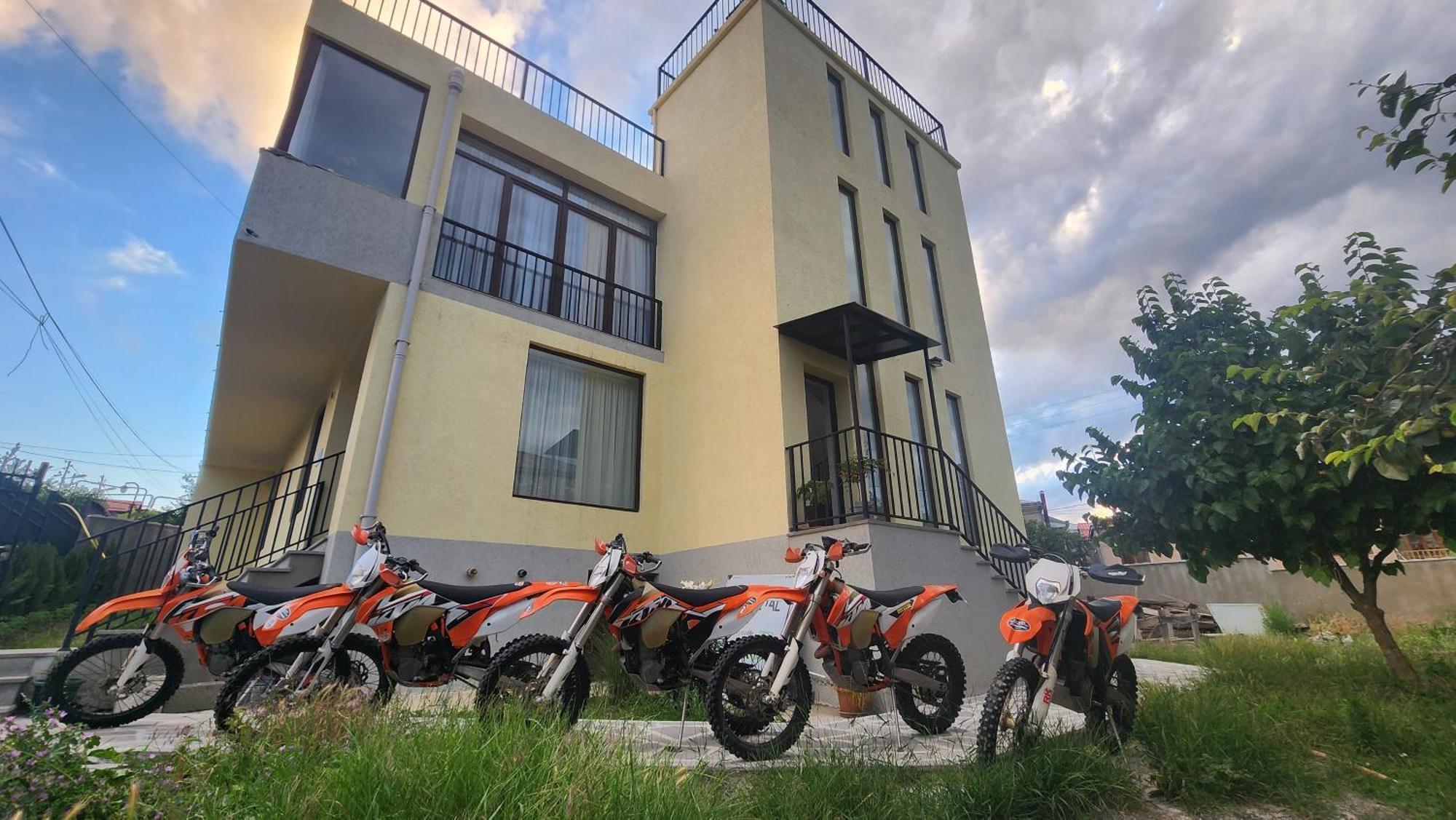Panorama Family Hotel Telavi Exteriör bild